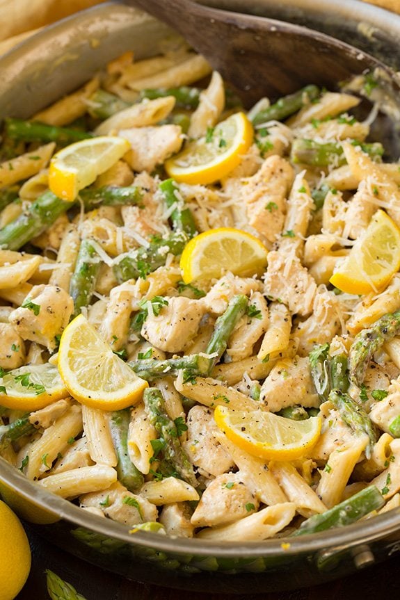 One-Pan Creamy Lemon Pasta with Chicken and Asparagus | Easy Cooking Zone