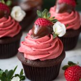 Chocolate Covered Strawberry Cupcakes