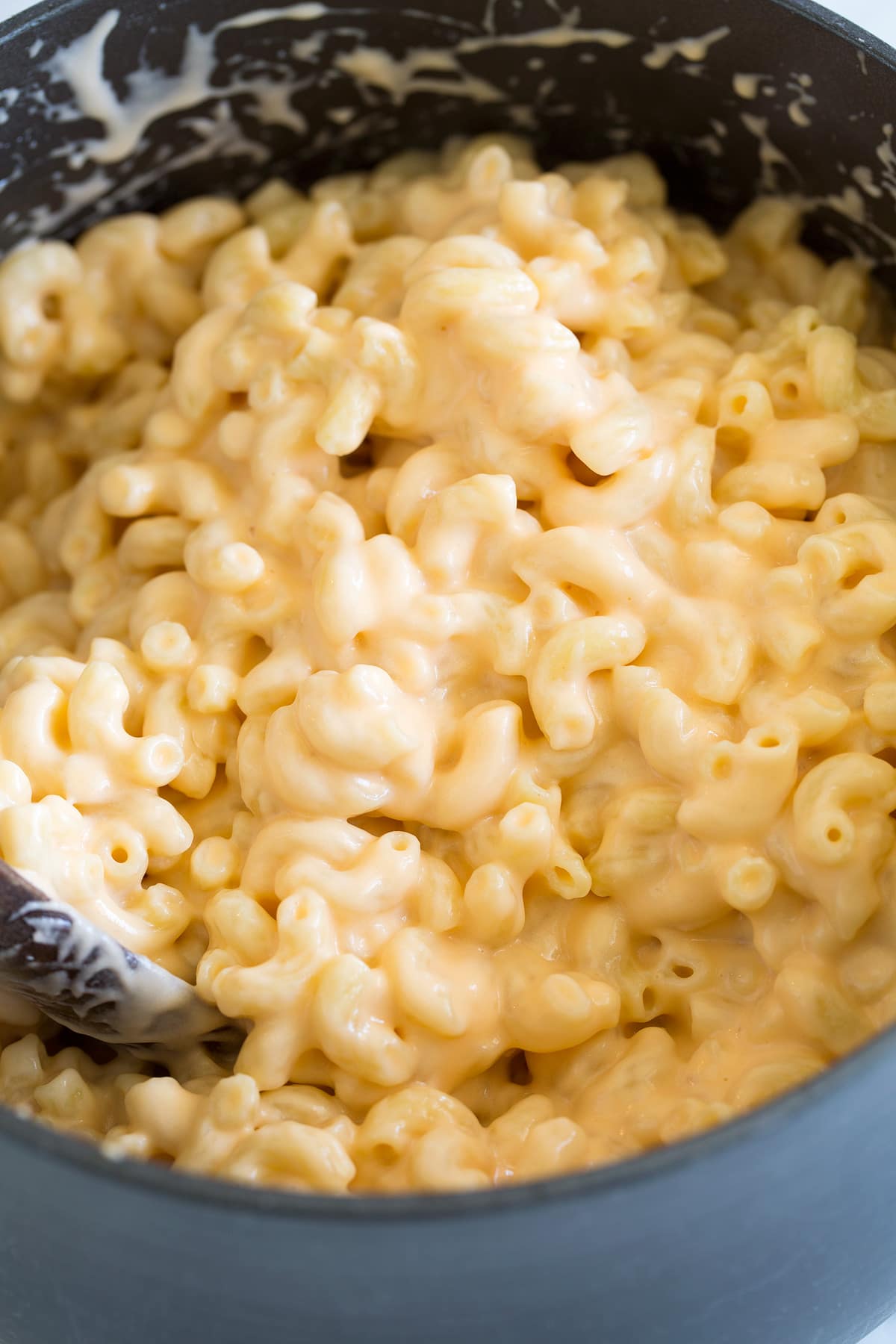 homemade mac and cheese in saucepan 