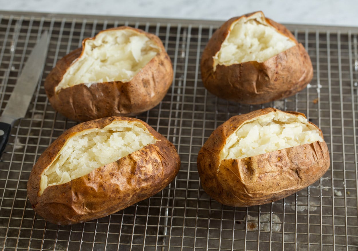 how to cook baked potatoes oven