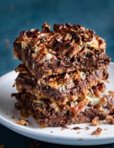 Stack of Magic Bars with 7 layers.