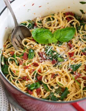 Spaghetti with Sun Dried Tomatoes and Spinach