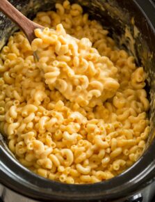 Scoop of macaroni and cheese.